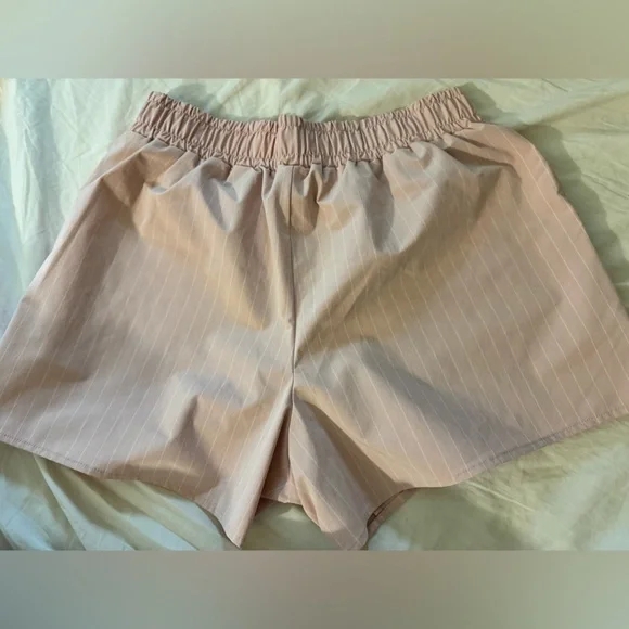 NWOT Alo Pinstripe Daylight Boxer Short - Picture 2 of 3